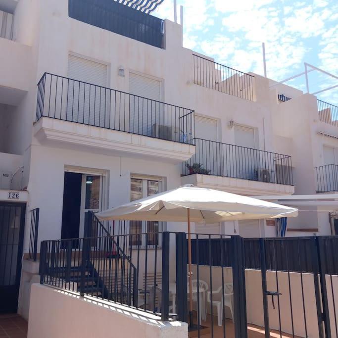 La Casa De La Fama - Apartamento Con Patio Exterior Carboneras Exterior photo